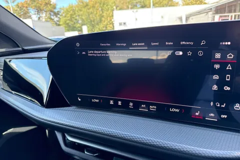  Audi Q5 2.0 TDI S line S Tronic quattro Euro 6 (s/s) 5dr Thumbnail #42