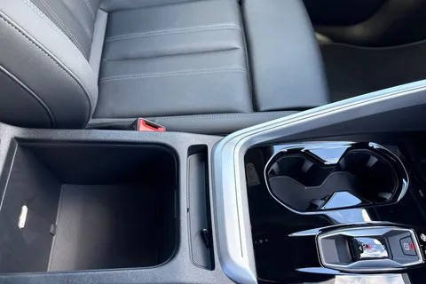  Audi Q5 2.0 TDI S line S Tronic quattro Euro 6 (s/s) 5dr Thumbnail #50