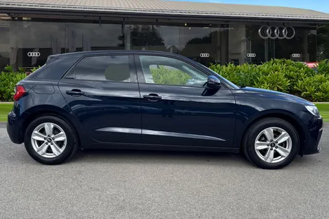 PJ21YDR Audi A1 Technik 25 TFSI 95 PS 5-speed Thumbnail #4