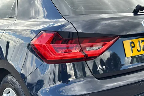 PJ21YDR Audi A1 Technik 25 TFSI 95 PS 5-speed Thumbnail #8