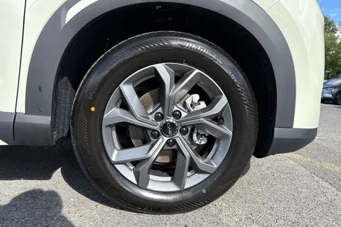  BYD ATTO 2 51.1kWh Boost Auto 5dr Thumbnail #7