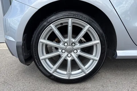 KX17USF Audi A1 1.4 TFSI CoD S line Sportback Euro 6 (s/s) 5dr Thumbnail #10