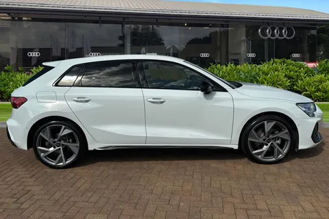 DF74RGU Audi A3 Black Edition 35 TFSI 150 PS S tronic Thumbnail #4