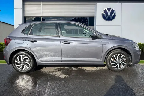 MK22JCU Volkswagen Polo 1.0 TSI Life 5dr DSG **PARKING SENSORS** Thumbnail #4