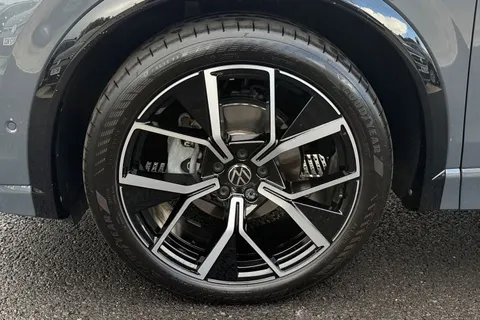 KT74RWO Volkswagen Tiguan 1.5 eTSI 150 R-Line 5dr DSG **INFO PACK PLUS + DRIVER ASSIST PACK** Thumbnail #11