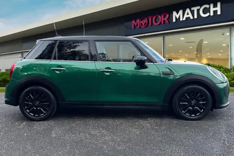 DA72VJN Mini Hatch 1.5 Cooper Classic Steptronic Euro 6 (s/s) 5dr Thumbnail #4