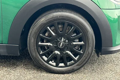 DA72VJN Mini Hatch 1.5 Cooper Classic Steptronic Euro 6 (s/s) 5dr Thumbnail #7