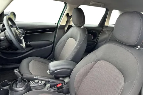 DA72VJN Mini Hatch 1.5 Cooper Classic Steptronic Euro 6 (s/s) 5dr Thumbnail #11