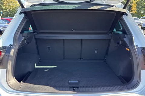 MT69ZPD Volkswagen Tiguan 1.5 TSI EVO 2WD 150PS 7-Speed DSG 5 Door Thumbnail #7