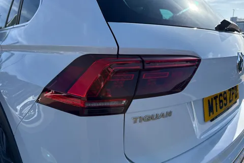 MT69ZPD Volkswagen Tiguan 1.5 TSI EVO 2WD 150PS 7-Speed DSG 5 Door Thumbnail #8