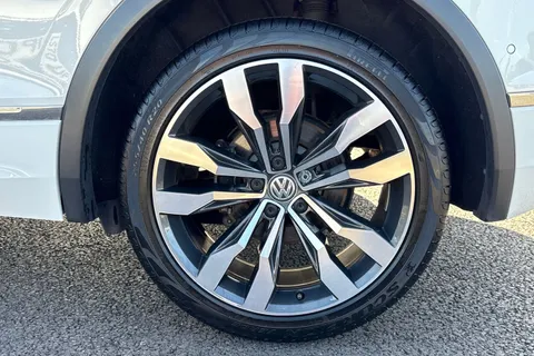 MT69ZPD Volkswagen Tiguan 1.5 TSI EVO 2WD 150PS 7-Speed DSG 5 Door Thumbnail #10