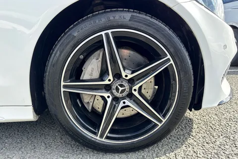 YE18SVC Mercedes-Benz C Class 2.0 C350e 6.4kWh AMG Line (Premium Plus) G-Tronic+ Euro 6 (s/s) 5dr Thumbnail #10