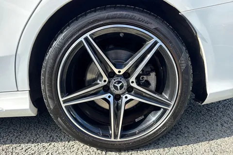 YE18SVC Mercedes-Benz C Class 2.0 C350e 6.4kWh AMG Line (Premium Plus) G-Tronic+ Euro 6 (s/s) 5dr Thumbnail #11