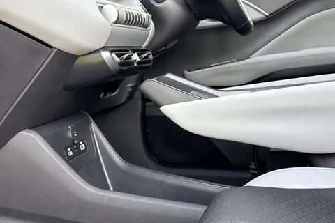 34 of 60 for BYD DOLPHIN SURF 65kW Active 30kWh 5dr Auto