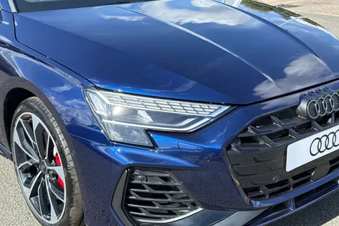 Audi S3 2.0 TFSI Black Edition Sportback S Tronic quattro Euro 6 (s/s) 5dr Thumbnail #9