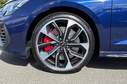 Audi S3 2.0 TFSI Black Edition Sportback S Tronic quattro Euro 6 (s/s) 5dr Thumbnail #11