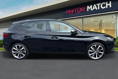 KS70RHZ SEAT Leon 1.4 eHybrid 12.8kWh FR Sport DSG Euro 6 (s/s) 5dr Thumbnail #4