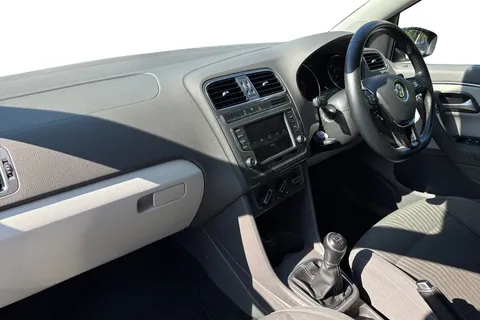 KY65XND Volkswagen Polo 1.4 TDI BlueMotion Tech SE Design Euro 6 (s/s) 5dr Thumbnail #9