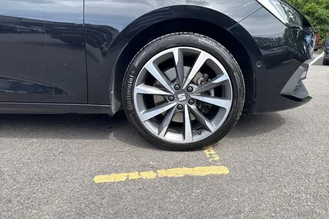 KS70RHZ SEAT Leon 1.4 eHybrid 12.8kWh FR Sport DSG Euro 6 (s/s) 5dr Thumbnail #7