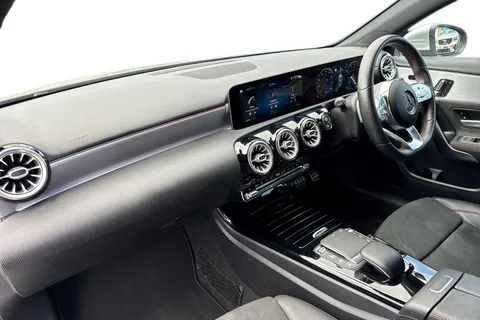 DX70ONJ Mercedes-Benz A Class 1.3 A180 AMG Line (Premium Plus 2) 7G-DCT Euro 6 (s/s) 5dr Thumbnail #8