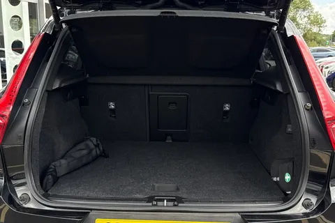 YY70UXN Volvo Xc40 2.0 B4 MHEV R-Design Pro Auto Euro 6 (s/s) 5dr Thumbnail #10