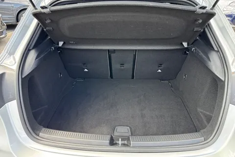 DX70ONJ Mercedes-Benz A Class 1.3 A180 AMG Line (Premium Plus 2) 7G-DCT Euro 6 (s/s) 5dr Thumbnail #9