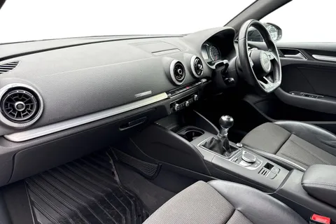 YF17XGT Audi A3 1.4 TFSI CoD Black Edition Sportback Euro 6 (s/s) 5dr Thumbnail #9