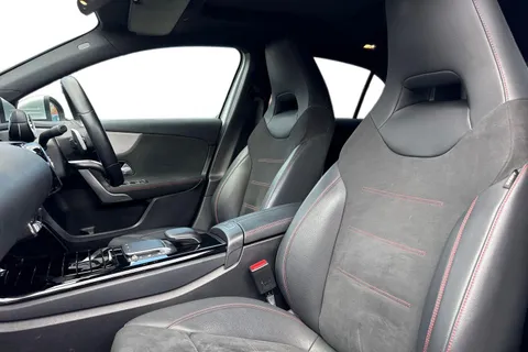 DX70ONJ Mercedes-Benz A Class 1.3 A180 AMG Line (Premium Plus 2) 7G-DCT Euro 6 (s/s) 5dr Thumbnail #10