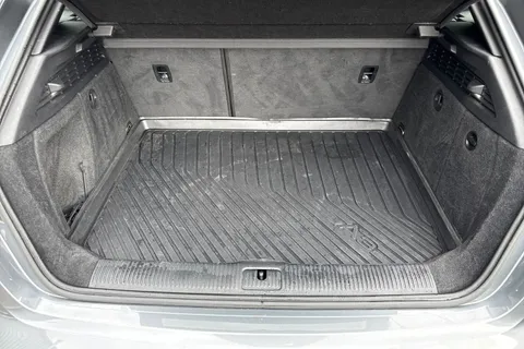 YF17XGT Audi A3 1.4 TFSI CoD Black Edition Sportback Euro 6 (s/s) 5dr Thumbnail #10