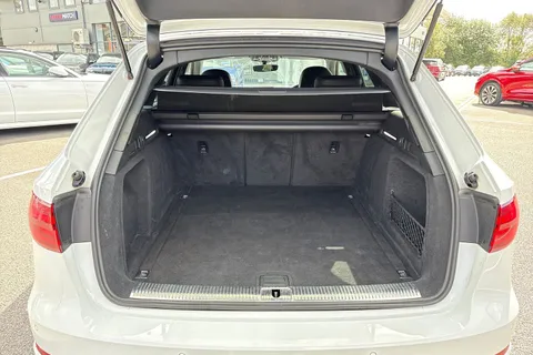 OW18XCM Audi A4 Avant 1.4 TFSI Black Edition S Tronic Euro 6 (s/s) 5dr Thumbnail #10