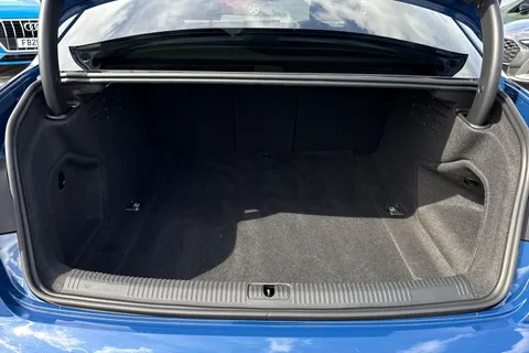 GJ74EPA Audi A4 Black Edition 35 TFSI  150 PS S tronic Thumbnail #10