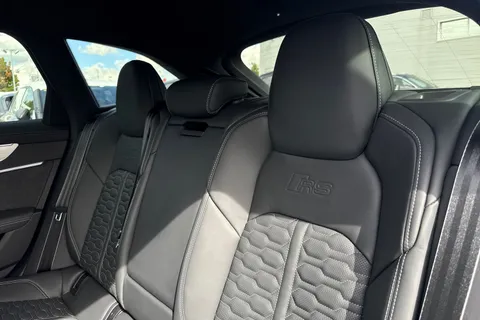 13 of 66 for AUDI RS6 RS 6 TFSI Quattro Performance 5dr Tiptronic