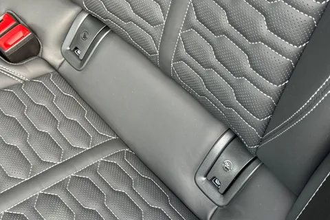 47 of 66 for AUDI RS6 RS 6 TFSI Quattro Performance 5dr Tiptronic