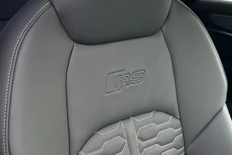 49 of 66 for AUDI RS6 RS 6 TFSI Quattro Performance 5dr Tiptronic