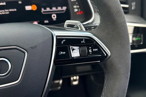 51 of 66 for AUDI RS6 RS 6 TFSI Quattro Performance 5dr Tiptronic