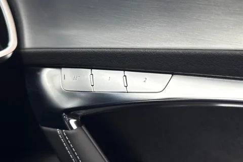 54 of 66 for AUDI RS6 RS 6 TFSI Quattro Performance 5dr Tiptronic