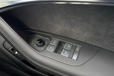 57 of 66 for AUDI RS6 RS 6 TFSI Quattro Performance 5dr Tiptronic