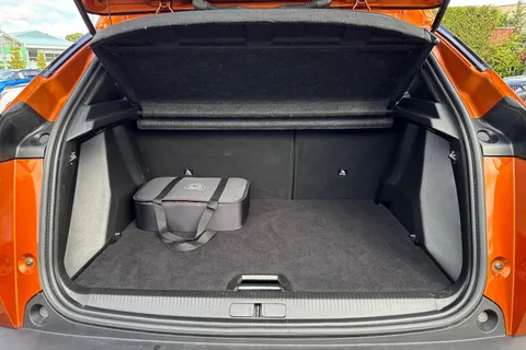 GN73ZGF PEUGEOT e-2008 50kWh Allure Premium + Auto 5dr (7kW Charger) Thumbnail #7