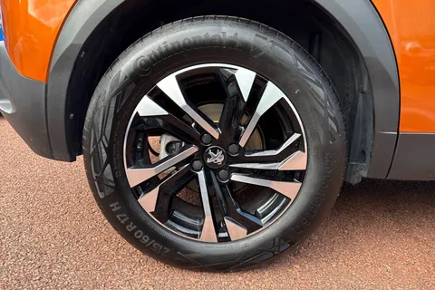 GN73ZGF PEUGEOT e-2008 50kWh Allure Premium + Auto 5dr (7kW Charger) Thumbnail #11