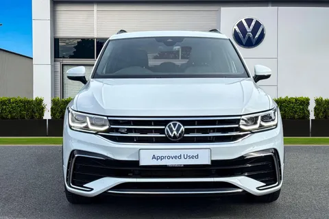 RJ23SZL Volkswagen Tiguan 1.5 TSI 150 R-Line Edition 5dr DSG | Sport Suspension | Heated Seats Thumbnail #6