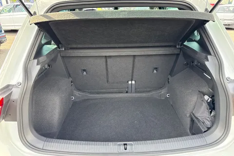 RJ23SZL Volkswagen Tiguan 1.5 TSI 150 R-Line Edition 5dr DSG | Sport Suspension | Heated Seats Thumbnail #10