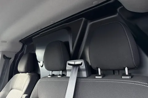 DF25JZT Volkswagen E-Transporter 100kW 65kWh Commerce Plus Van Auto Thumbnail #19