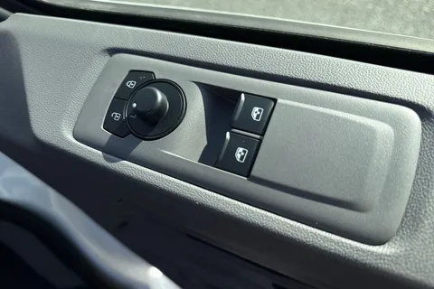 DF25JZT Volkswagen E-Transporter 100kW 65kWh Commerce Plus Van Auto Thumbnail #21