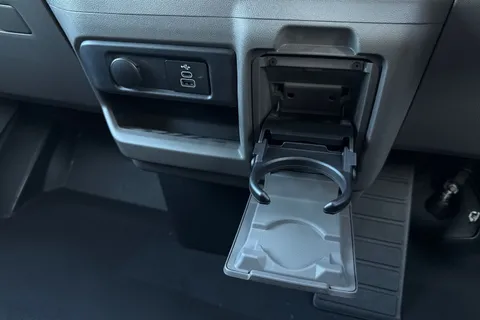 DF25JZT Volkswagen E-Transporter 100kW 65kWh Commerce Plus Van Auto Thumbnail #23