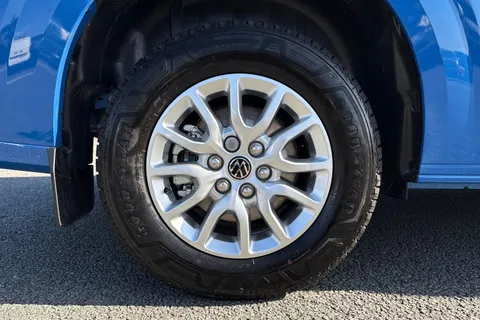 DF25BPV Volkswagen Transporter 160kW 65kWh Commerce Pro Van Auto Thumbnail #22