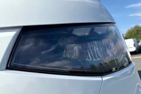 DF25JZT Volkswagen E-Transporter 100kW 65kWh Commerce Plus Van Auto Thumbnail #25