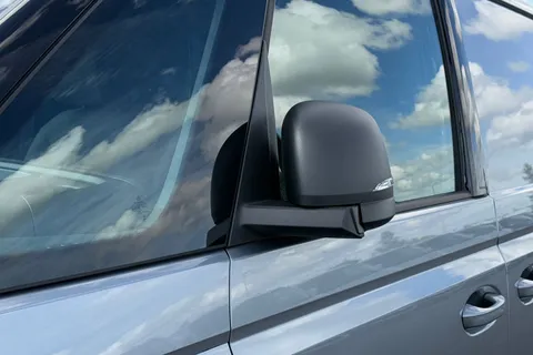 ML74ZRG Volkswagen Id. Buzz Cargo 210kW Commerce 79kWh Auto Thumbnail #29