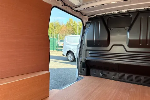 DF25JZT Volkswagen E-Transporter 100kW 65kWh Commerce Plus Van Auto Thumbnail #30