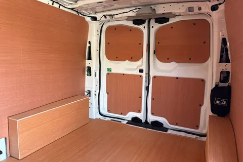 DF25JZT Volkswagen E-Transporter 100kW 65kWh Commerce Plus Van Auto Thumbnail #32