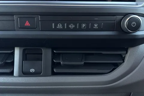 DF25JZT Volkswagen E-Transporter 100kW 65kWh Commerce Plus Van Auto Thumbnail #33